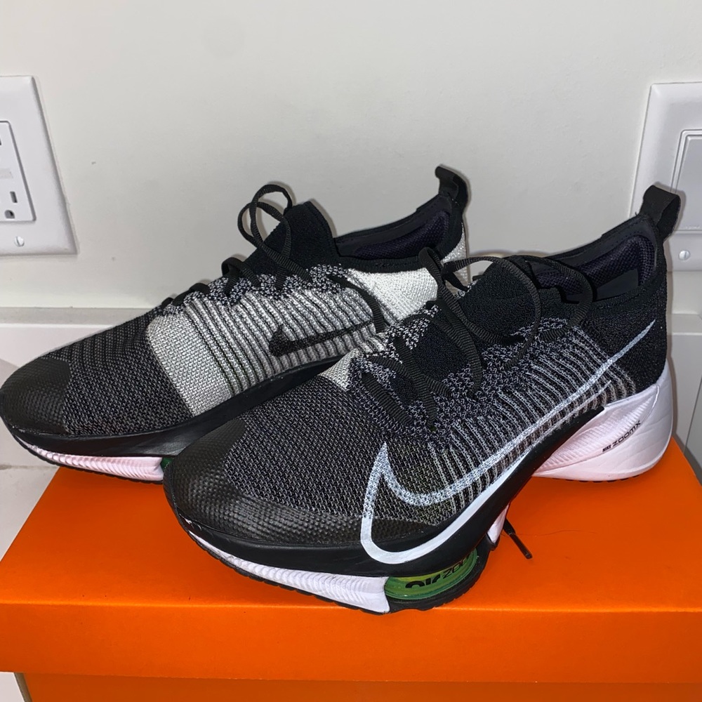 Nike Air Zoom Tempo Next% Shoes LIKE NEW